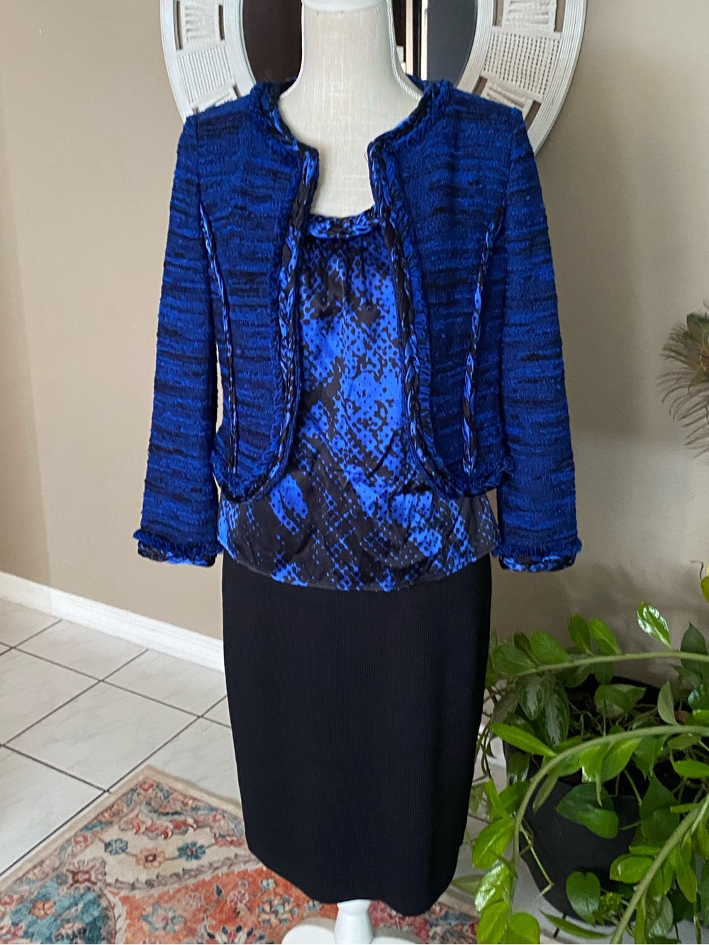 St. John LKNW 3 pc Skirt Suit Set Boucle Jacket Silk Tank Santana Knit Skirt 4/P
